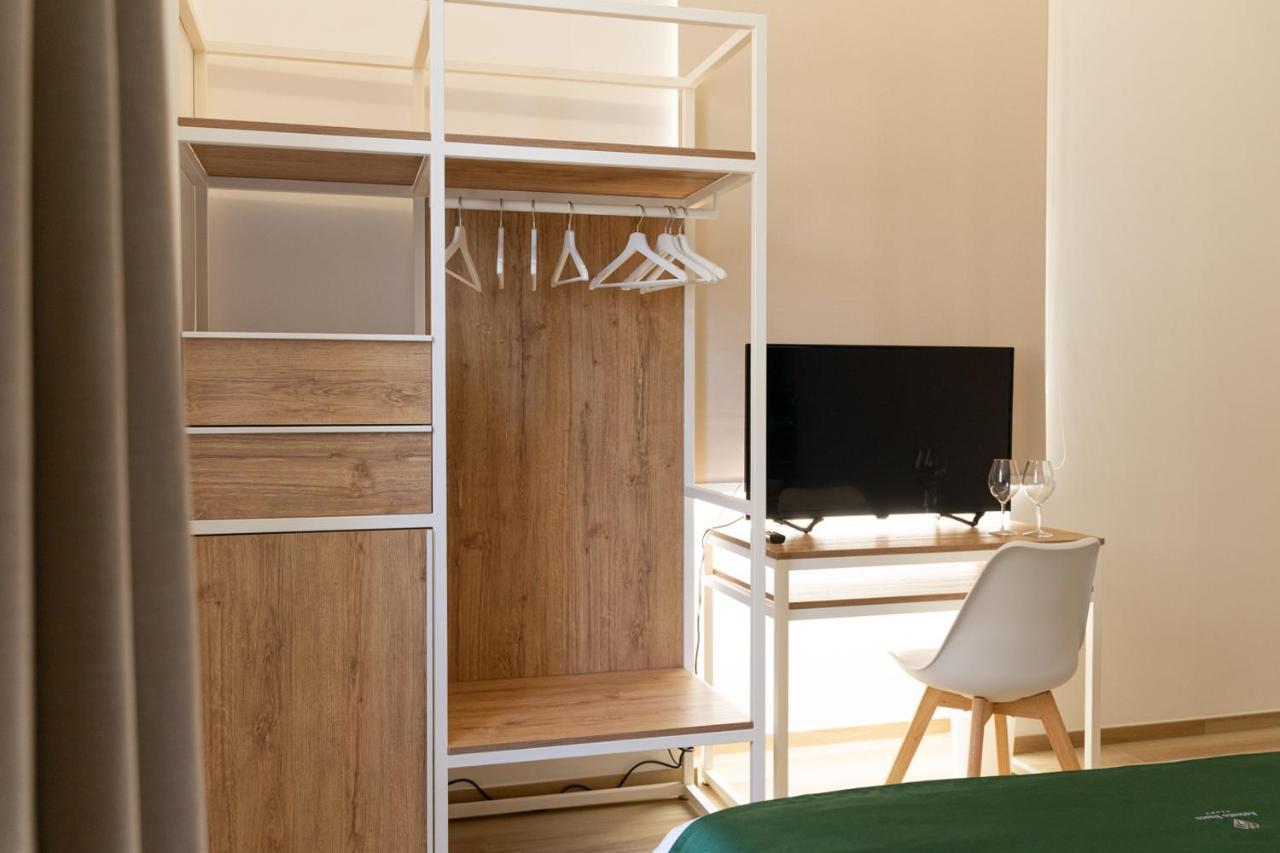 Antonio Busco Rooms Turi Buitenkant foto