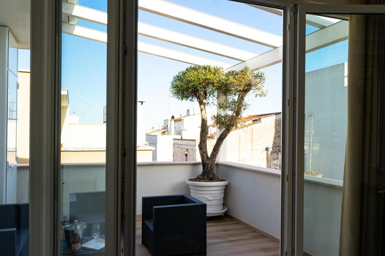 Antonio Busco Rooms Turi Buitenkant foto